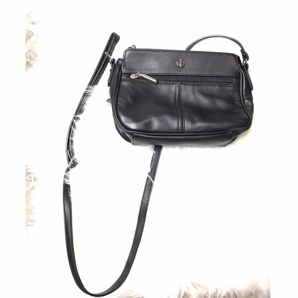 Giani Bernini | Black Crossbody Bag With Multiple Pockets - Picture 1 of 8
